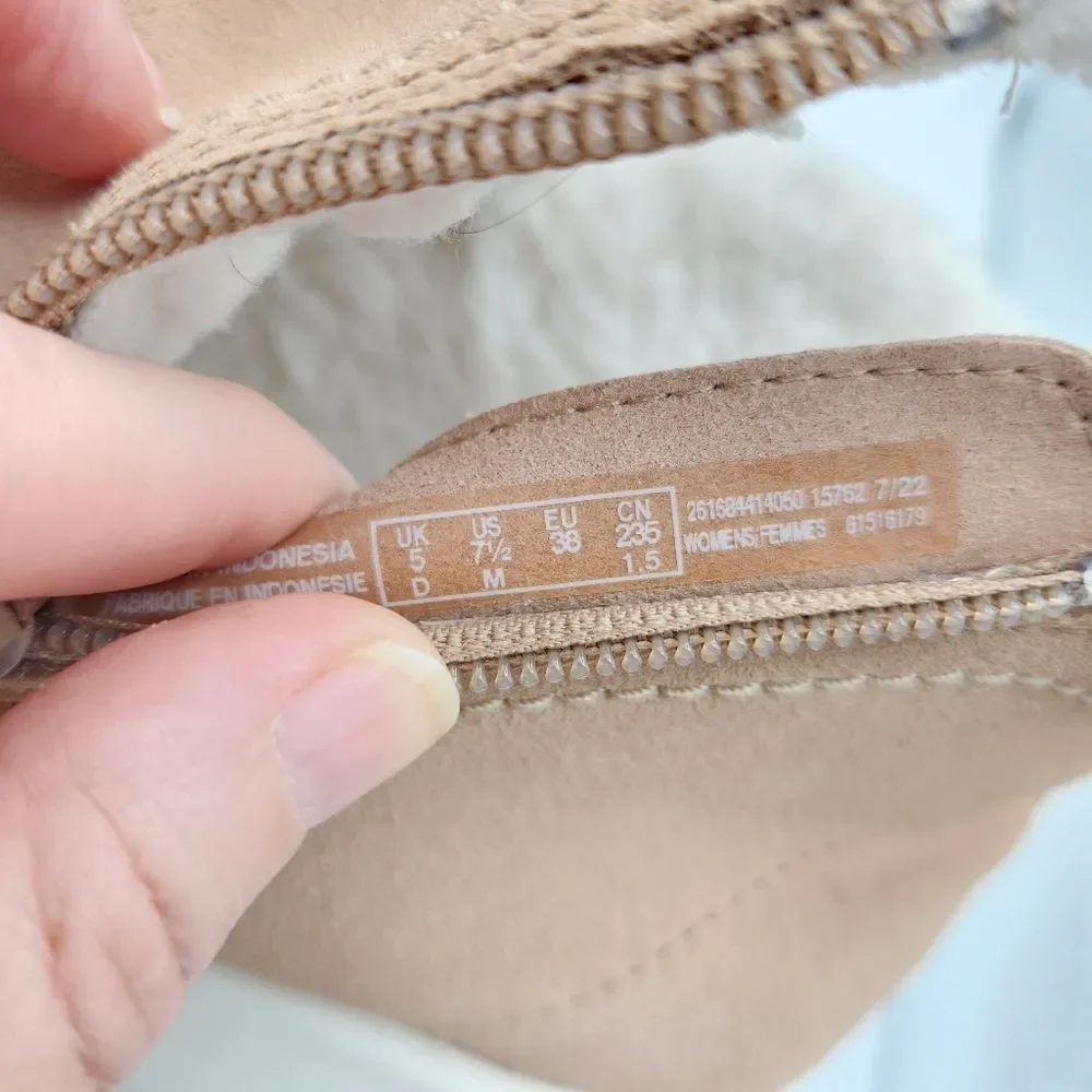 Clarks Layton Star Tan Suede Shearling Ankle Sneaker Booties Women's 7.5 Outdoor